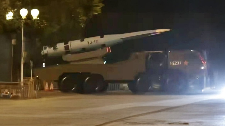 Китай планує на параді показати зброю, здатну уразити США – Bloomberg