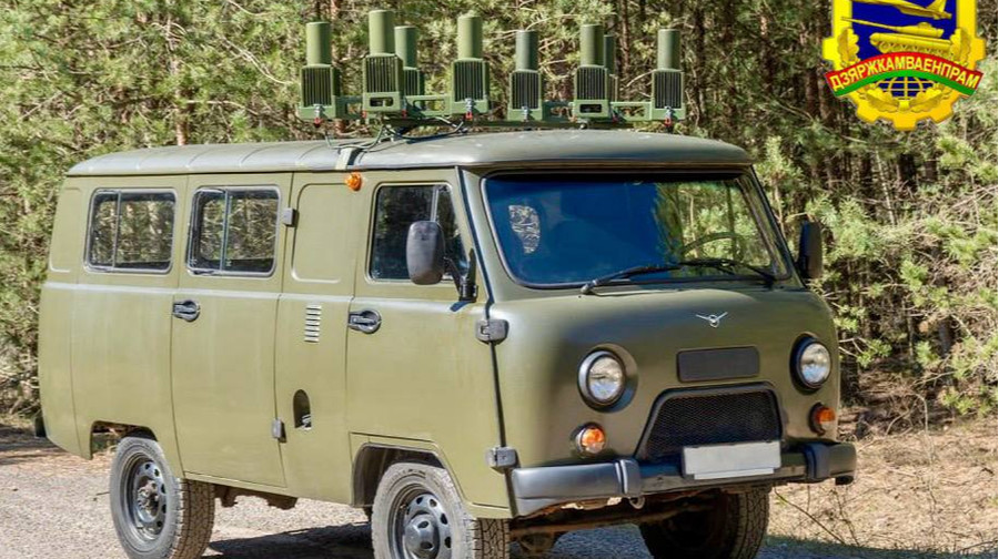 У Білорусі показали антидронові системи РЕБ для Буханки та піхоти