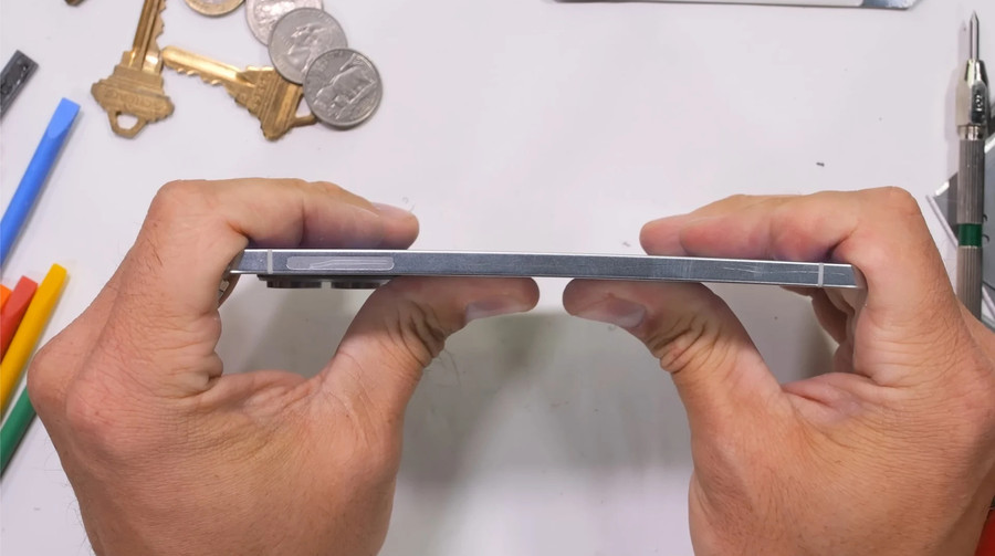 Samsung Galaxy S25 Edge успішно пройшов жорсткий тест на міцність