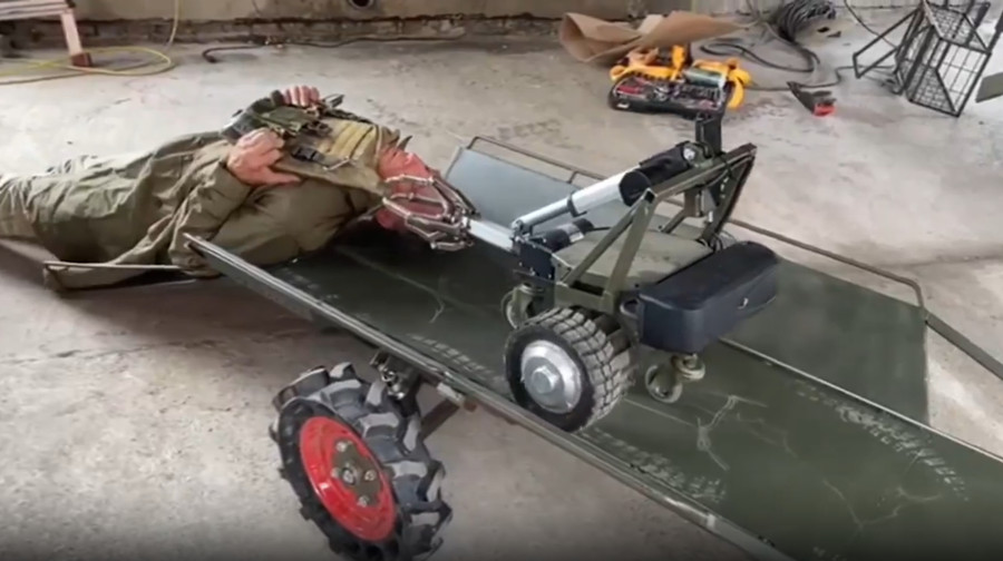 НРК Гном адаптували для евакуації поранених за допомогою мобільного робота Шатл
