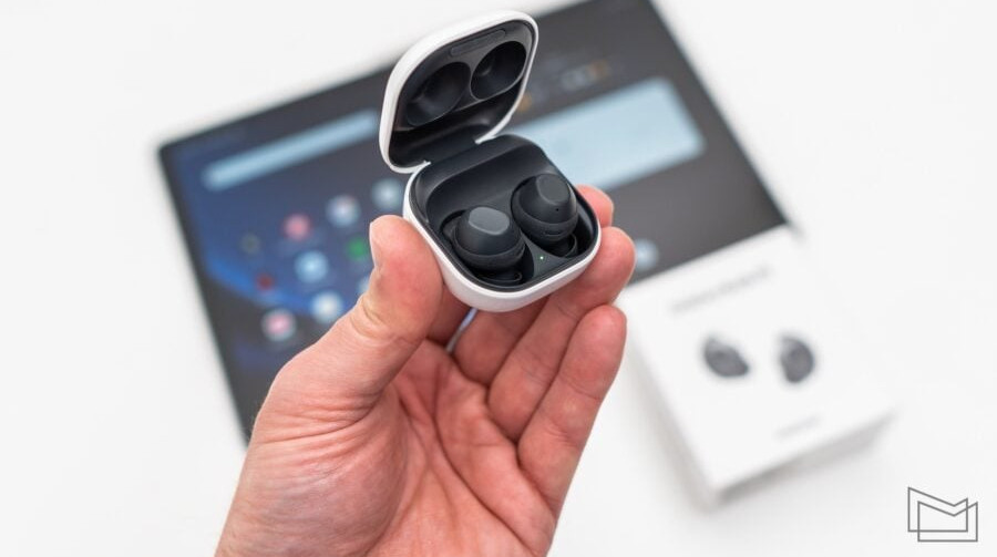 Нові бюджетні навушники Samsung отримають помітно кращу автономність