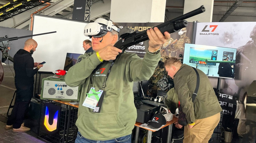 Українська L7 Simulators розробила віртуальний тренажер для збиття FPV-дронів з дробовика