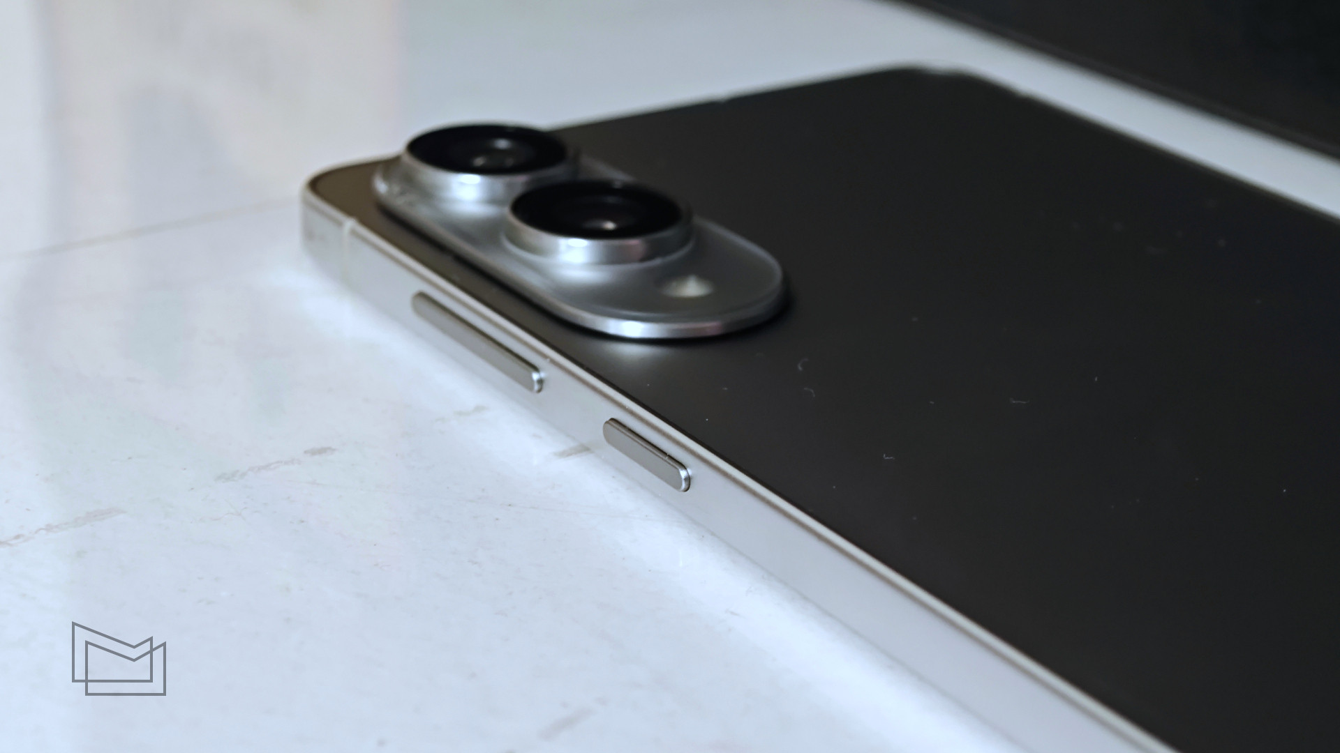 Перший погляд на Samsung Galaxy S25 Edge: дизайн