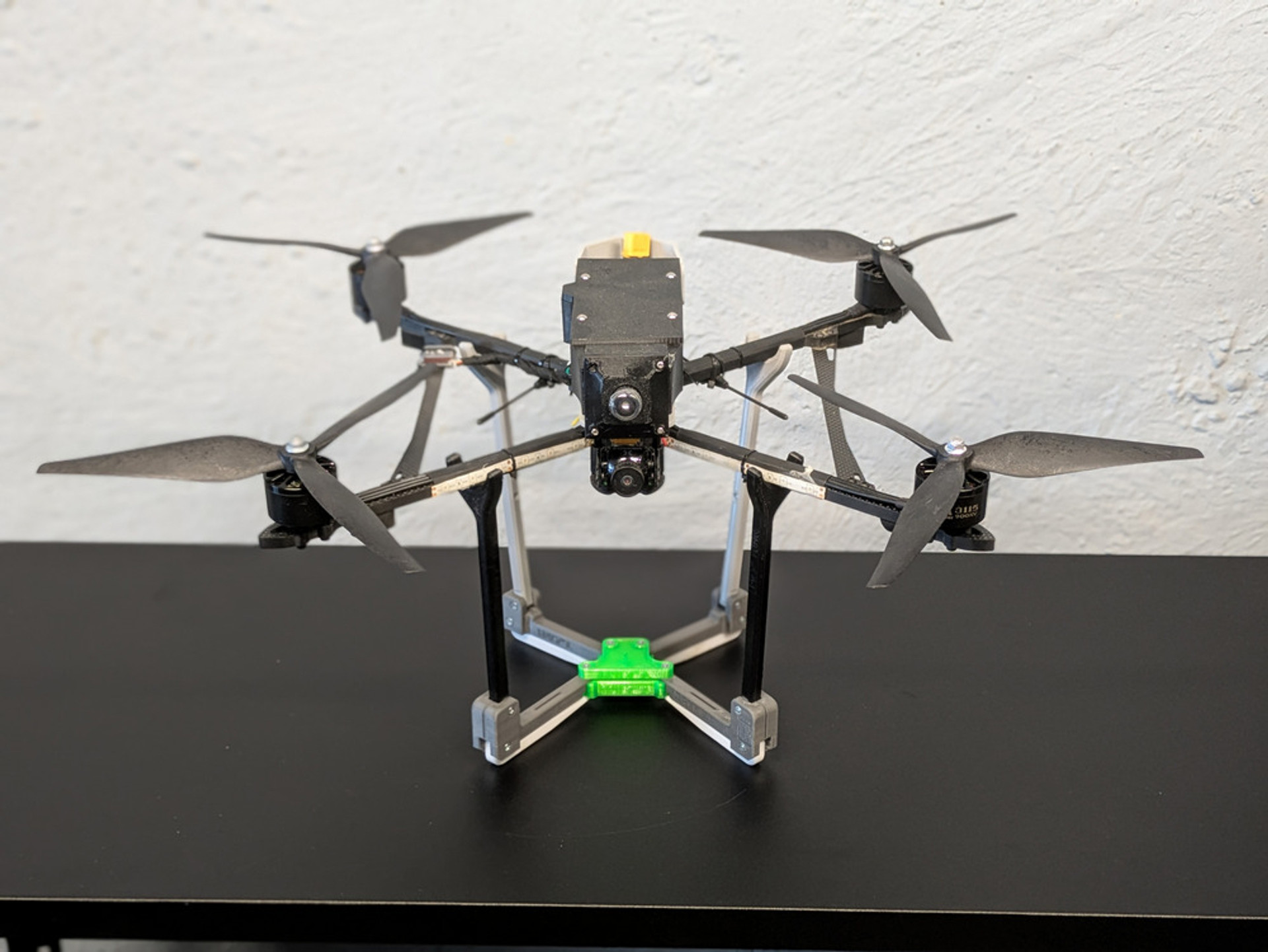 FPV-дрон з лазерним наведенням